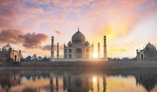 Taj Mahal and Agra Private Car Tour from Delhi with 5 Star Lunch