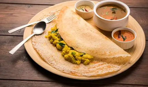 Top Indian Foods Foreigners Can Enjoy Safely Without Stomach Trouble