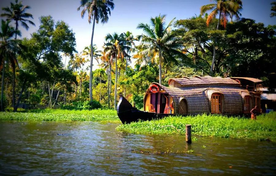 Golden Triangle with Kerala Backwaters