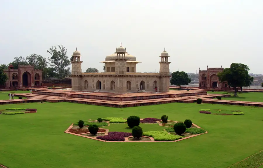 Golden Triangle with Luxury Desert Camp in Jaisalmer